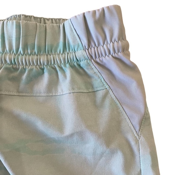 Under Armour sport shorts - Size Small - Picture 3 of 5